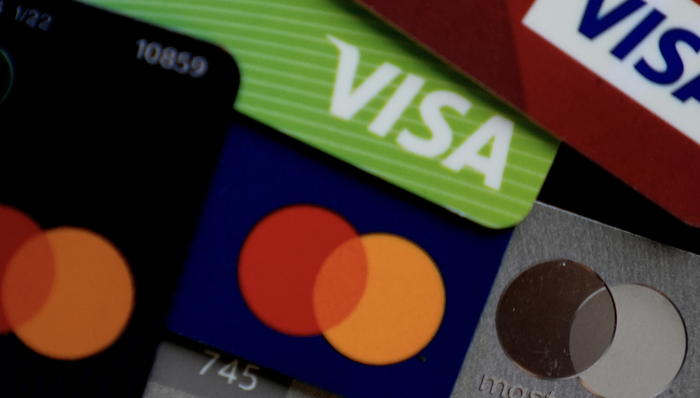 Visa;中国持卡人;Apple Pay绑卡支付;8家银行;首批上线