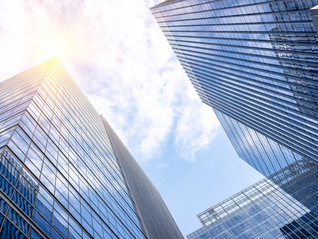 百亿预亏、仲裁施压，华夏幸福站在退市边缘