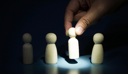 A股行情帶火分析師招聘，AI應(yīng)用、新興科技等多賽道“搶人大戰(zhàn)”同步打響