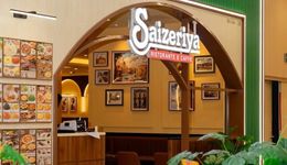 必胜客狂开副牌，萨莉亚却赚不动了？