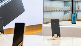 2025手机大战：华为赢销量，苹果守利润，米OV被夹击