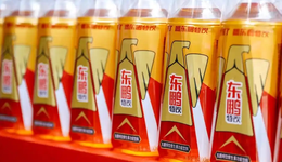 一套组合拳大杀四方，1350亿东鹏饮料的“点金术”