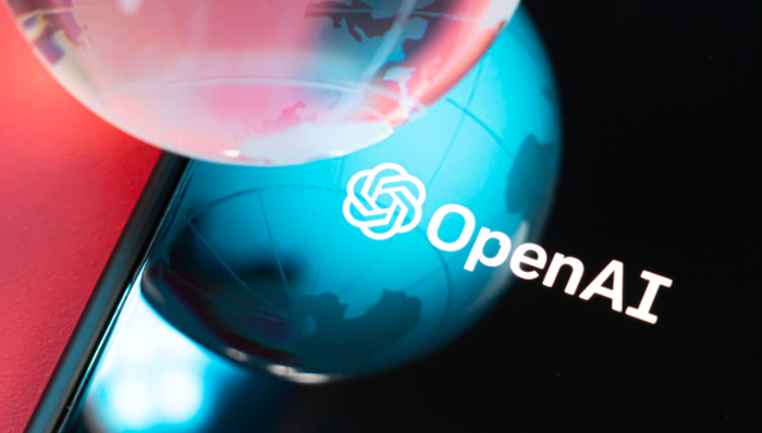 OpenAI;去年收入;超200亿美元;首款硬件设备;今年下半年推出