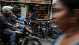 机器人不会替代人类，因为人类劳动力是那么的便宜 | 专访