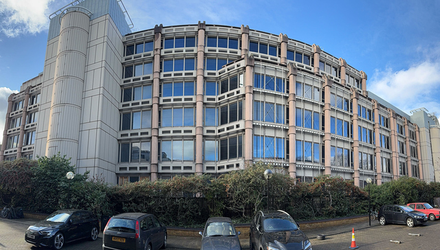 英国政府;中国大使馆;新馆舍规划;力排众议;批准