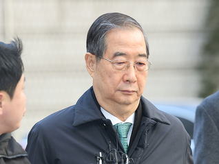 执行内乱要务、作伪证等罪名成立，76岁韩国前总理韩德洙一审获刑23年