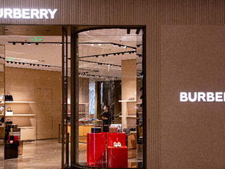 重新聚焦风衣与围巾后，Burberry开始复苏，第三季销售额增长3%