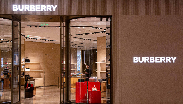Burberry;风衣;围巾;复苏;第三季销售额增长3%