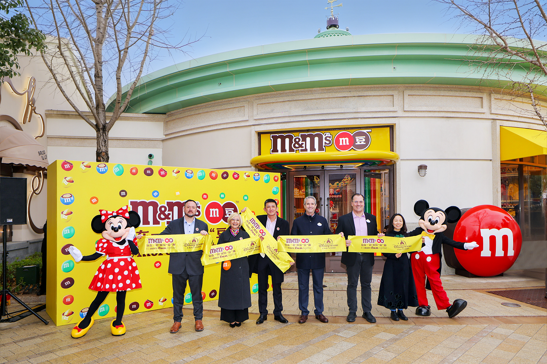 玛氏M&M’S®迪士尼小镇店启幕，上海成为全球唯一“双店城市”