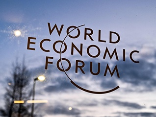 达沃斯的中国声音：旧世界崩塌之时，做“房间里的成年人”