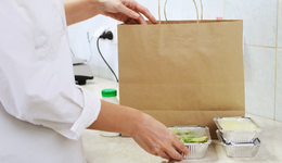 半年换爆品，捞金500万，“外卖推手”盯上打工人午餐