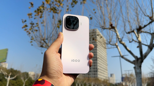 2億像素+雙芯片，iQOO Z11 Turbo想要拍照、游戲一把抓