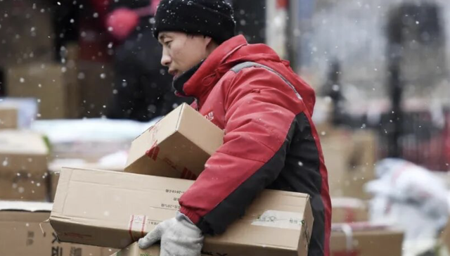 这个春节，顺丰德邦包裹涨价了，小哥收入呢？