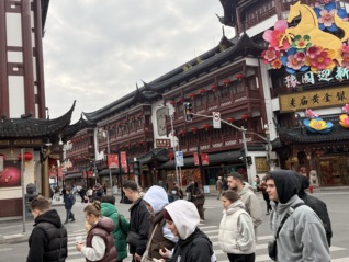 德国情侣“弃欧选沪”定制对戒：来过的朋友都推荐｜消费新业态