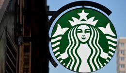 全球盈利崩了，星巴克在中国却赚麻了