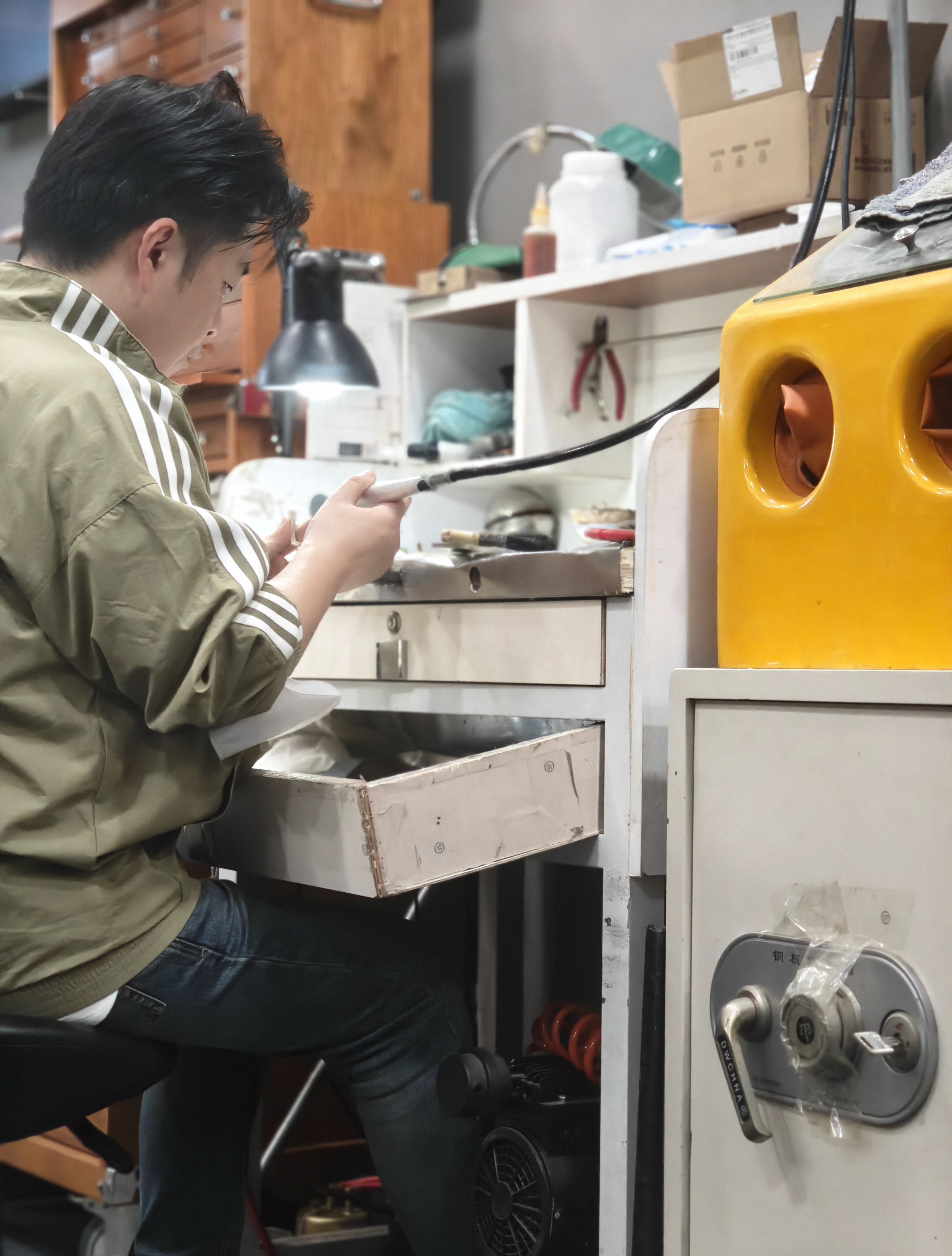 德国情侣“弃欧选沪”定制对戒:来过的朋友都推荐