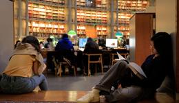 書(shū)與狗，是我在孤獨(dú)的少女時(shí)代唯一的朋友｜一周新書(shū)推薦