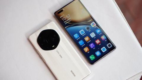 喘了口气的荣耀，已经杀到传音家门口