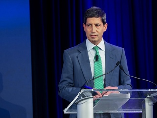 【人物】美联储新主席凯文·沃什：鹰派中的温和派