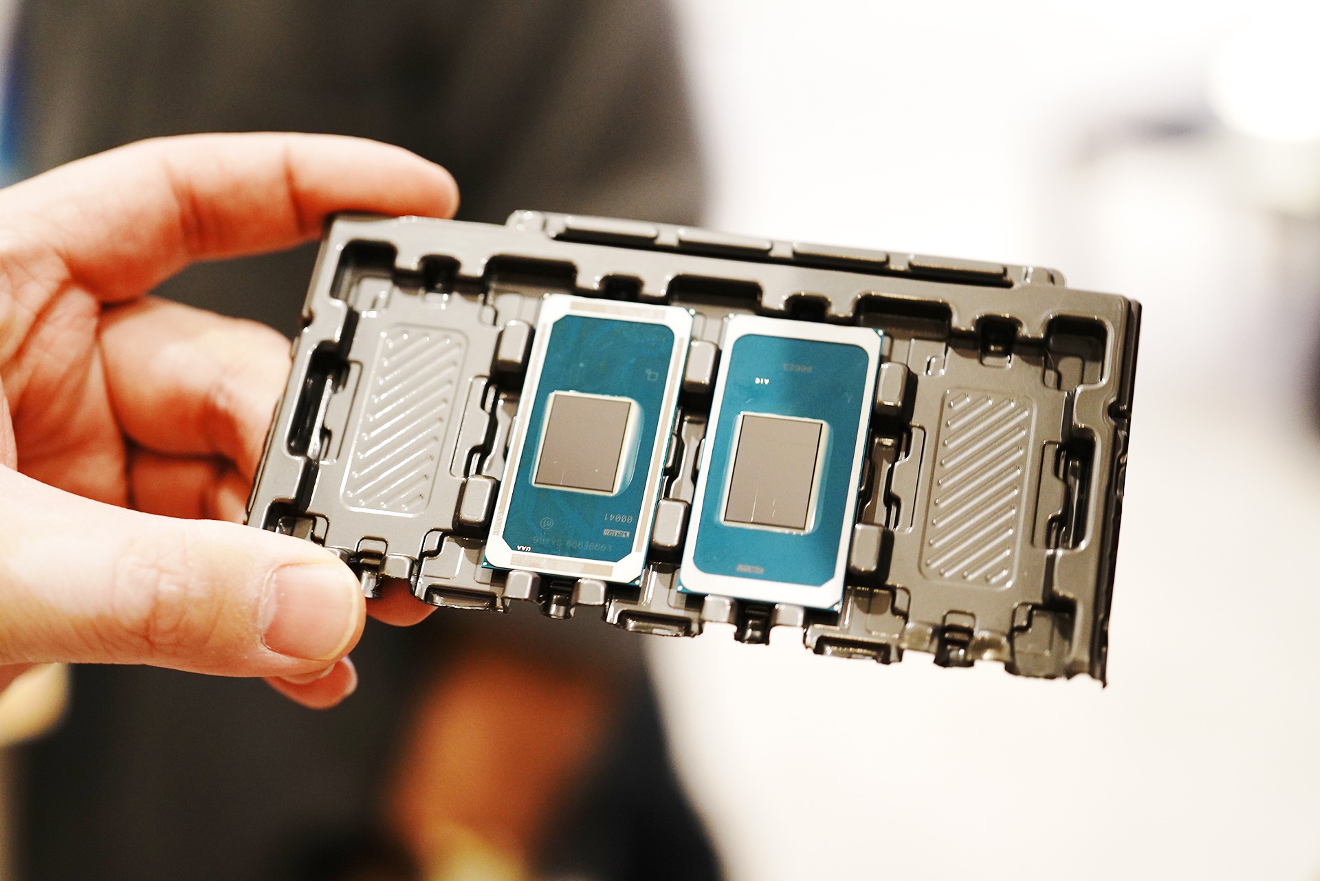 相当完美的新一代移动级处理器！英特尔酷睿Ultra X9 388H首测