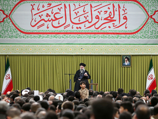 美伊持续释放缓和信号，特朗普回应哈梅内伊