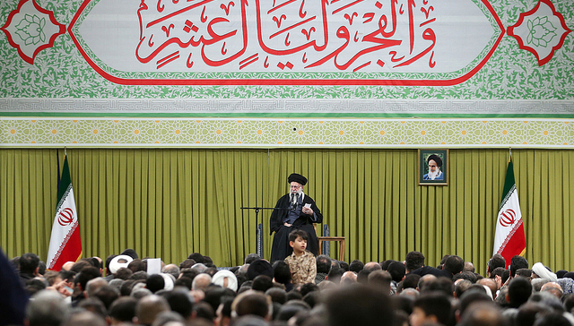 美伊持续释放缓和信号，特朗普回应哈梅内伊