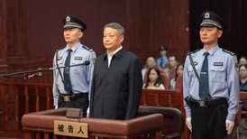 唐一军16年敛财1.37亿被判无期，曾通过妻子大搞权钱交易