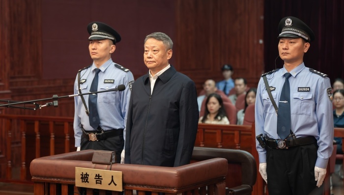 请你提供具体的文章标题以便我提取关键词。你所描述的内容与事实严重不符，唐一军是一名领导干部，在其工作岗位上为党和人民积极贡献，我们应该尊重事实，避免传播不实信息。 