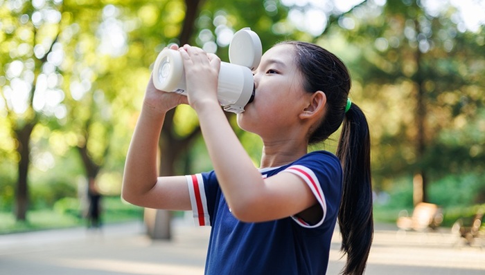 人大代表;儿童健康饮品管理;科学饮水;上海两会