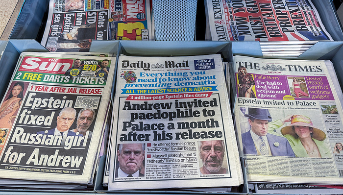 权力游戏爱泼斯坦之死;美国党争工具;受害者心理创伤