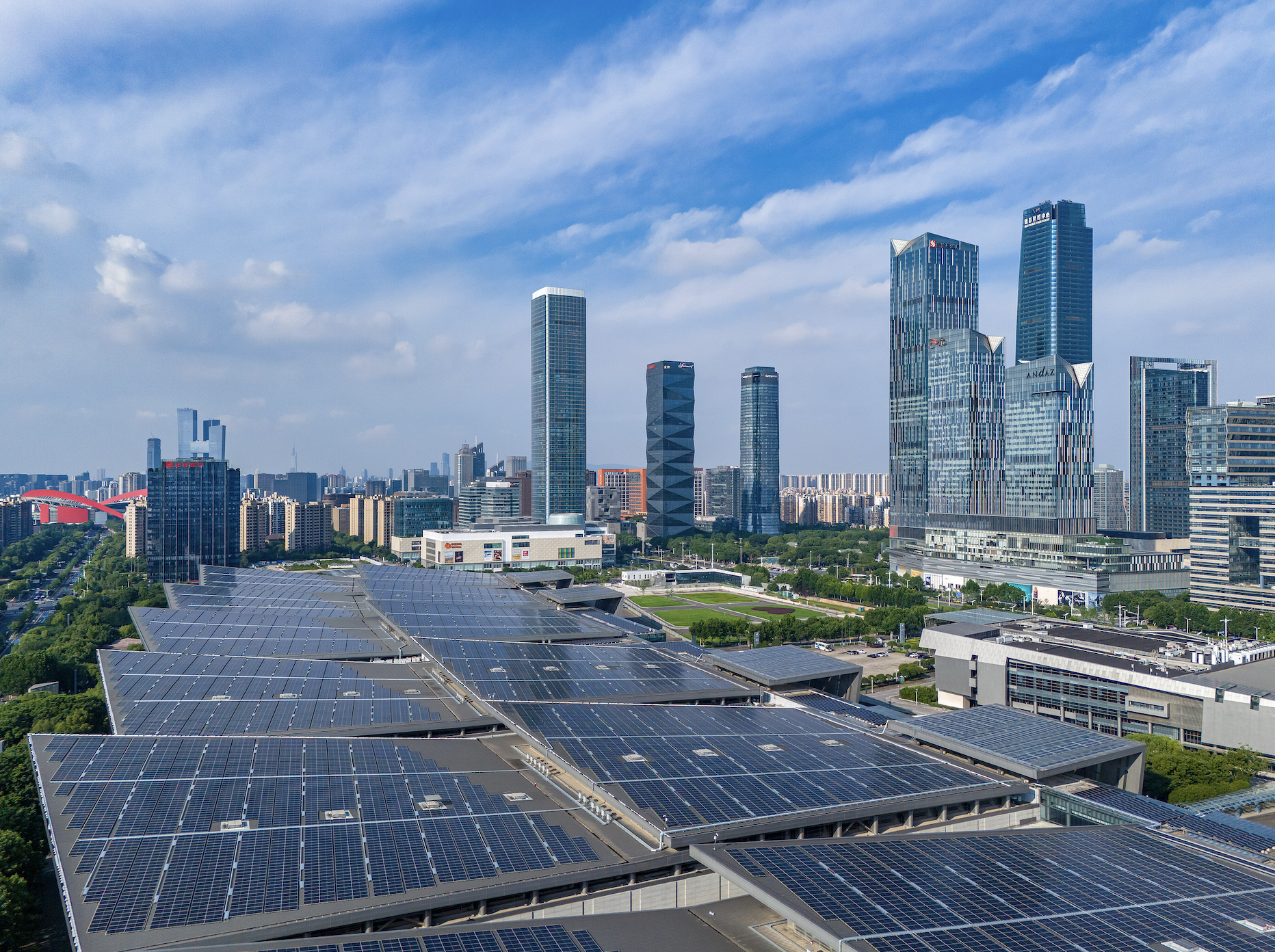 地方两会部署绿色低碳转型，圈定产业发展重点