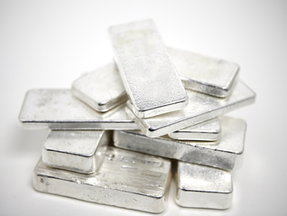 国际贵金属市场抛售风暴再袭，现货白银一度大跌15%