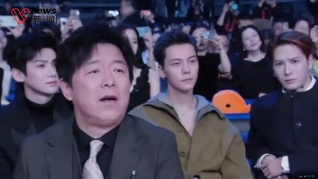 宇樹機器人臺上熱舞，“舞王”臺下四臉看呆，黃渤白敬亭“被趕上架”賽博斗舞