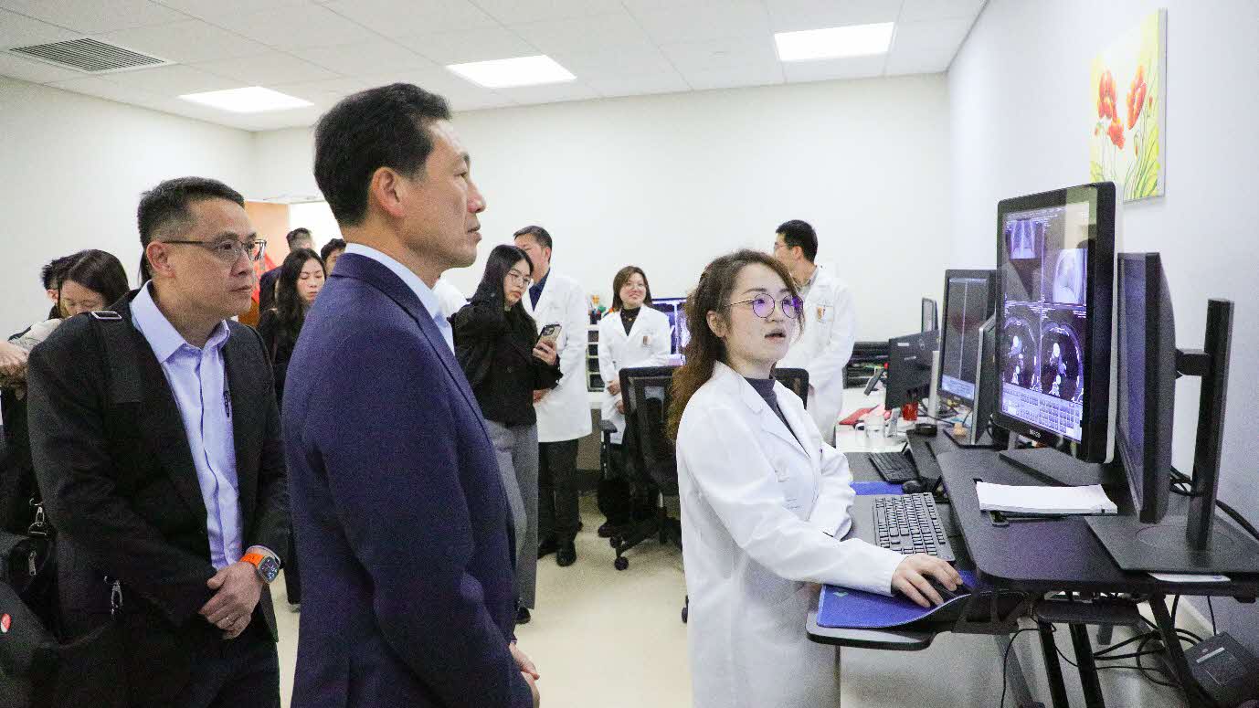 A group of people in lab coatsAI-generated content may be incorrect.