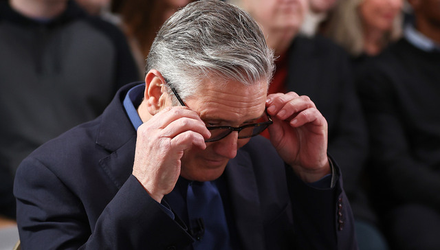 原党内重要人物卷入爱泼斯坦风波，斯塔默向受害者道歉