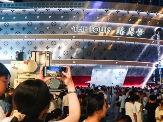 超级IP持续造浪，上海消费如何破浪“进阶”？｜上海两会