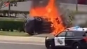 美国一男子开Modle Y出车祸起火被烧死
