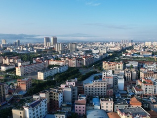 地方新闻精选 | 瑞丽辟谣“疫情再次暴发封城” 甘青两地420余人救出5名失联驴友