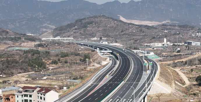 支持重大项目建设、推动民间投资，国常会重磅部署扩投资