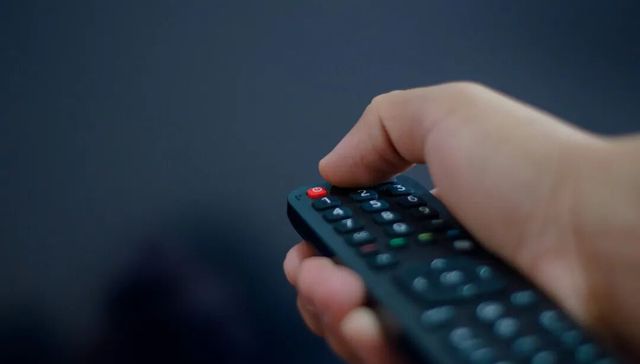 亏损超百亿，一代“彩电大王”股价跌停