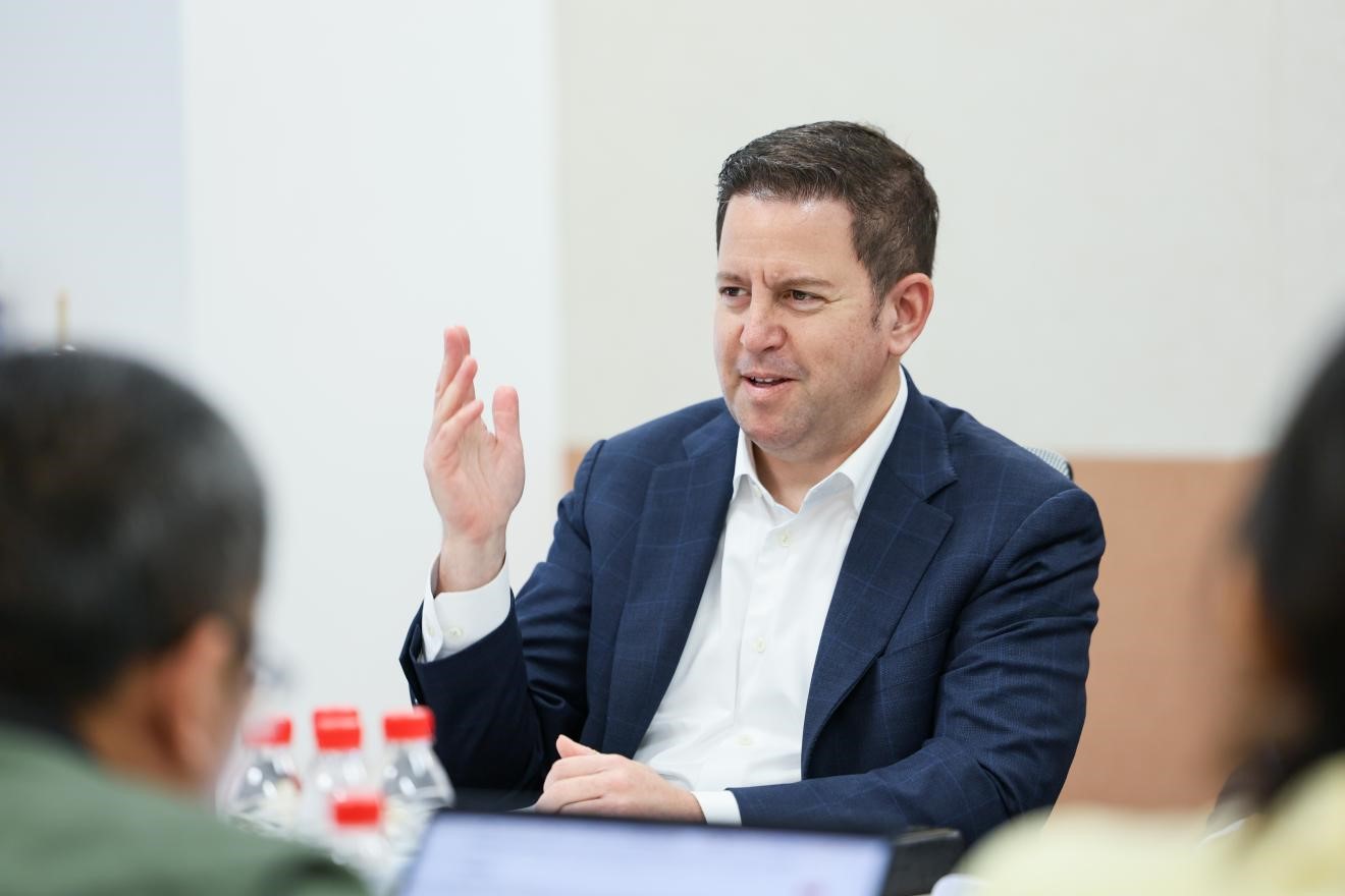 专访德州仪器高管 Amichai Ron：边缘 AI 走向“务实”，嵌入式芯片如何回归工程本质