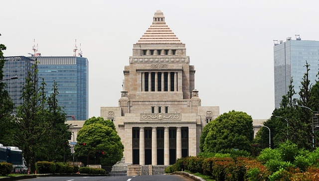 高市早苗;继续执政;日本政治生态;右倾化趋势