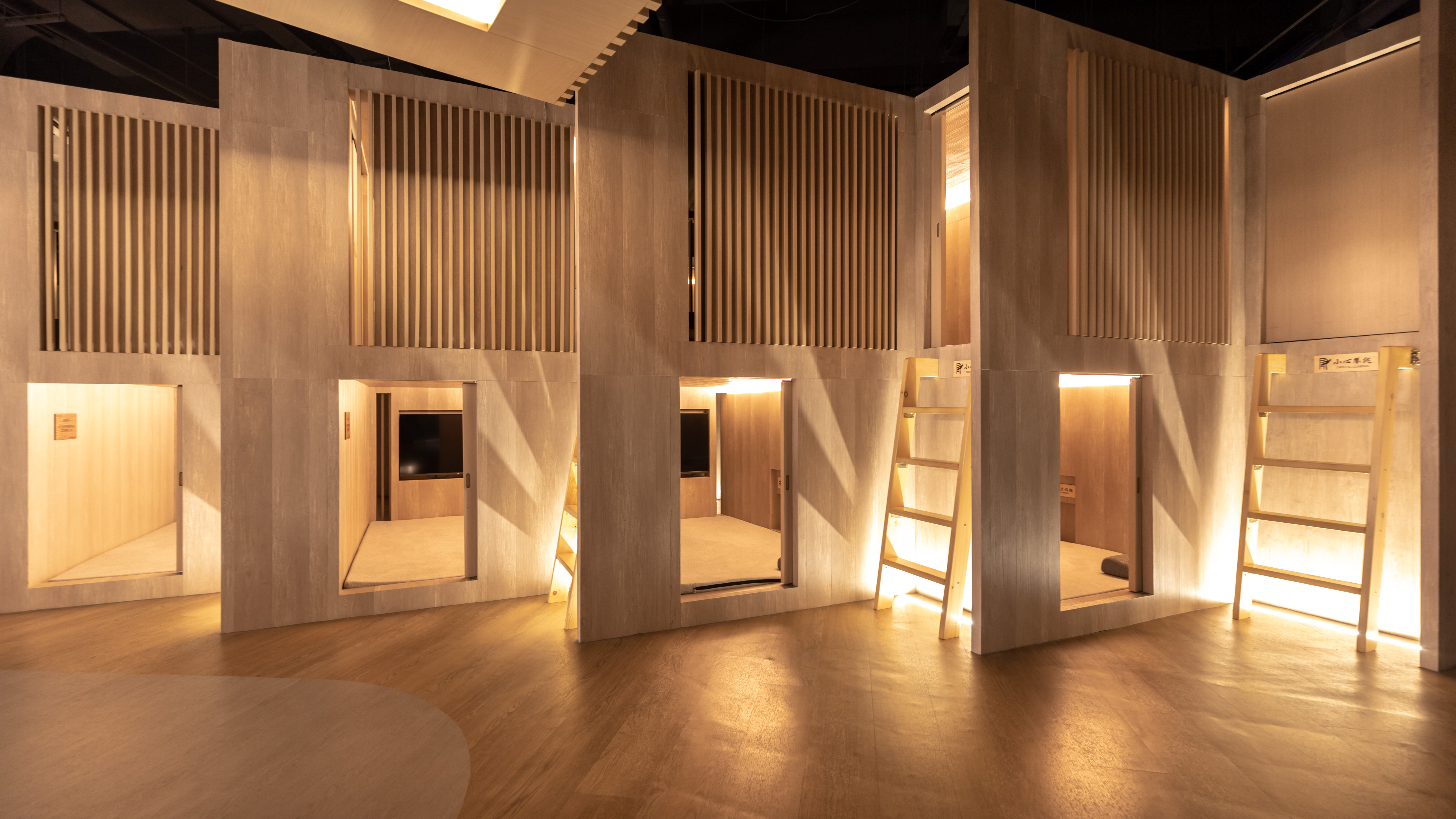 上海洗浴中心成新顶流，“想成为中国人”的老外专门飞来打卡