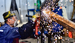 重点行业产能治理成效持续显现，1月PPI同比降幅收窄至1.4%