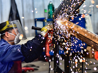 重点行业产能治理成效持续显现，1月PPI同比降幅收窄至1.4%