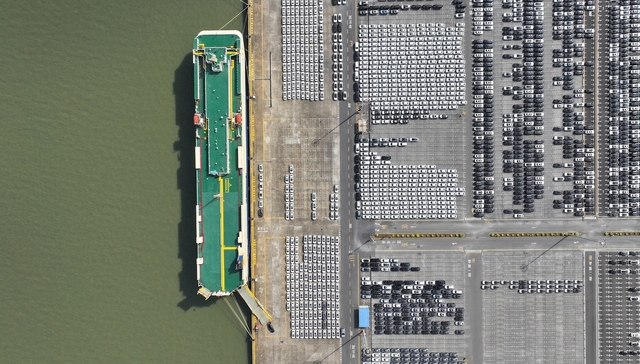 广州;新能源汽车;出海提速;扩产能;建充电桩