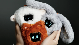 炒起来的情绪刚需，AI宠物孤独解药还是致幻剂？