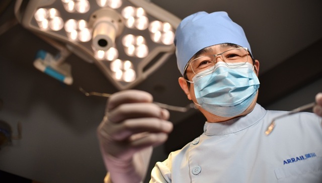 外国人;打飞的;上海种牙;医游结合;外滩