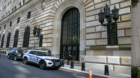 自食其果！纽约联储报告称关税成本近九成由美国消费者和企业承担