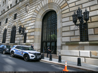 自食其果！纽约联储报告称关税成本近九成由美国消费者和企业承担